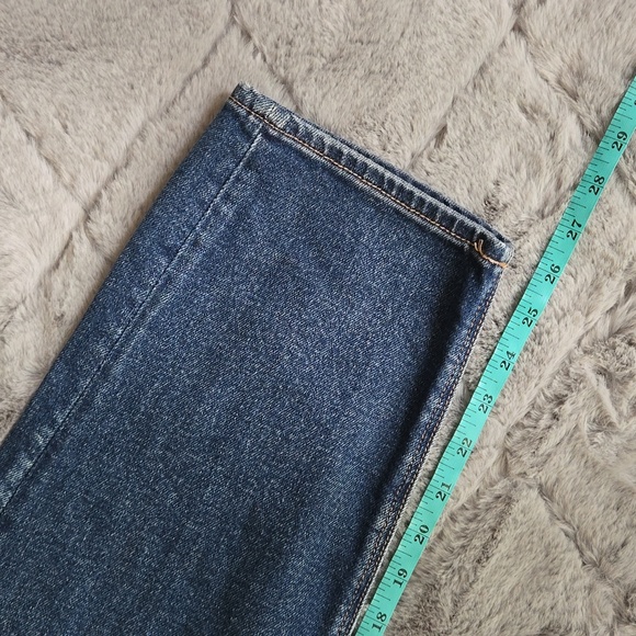 American Eagle Mom Straight Jean, Women's 6 Regular, Great Condition - Picture 6 of 13